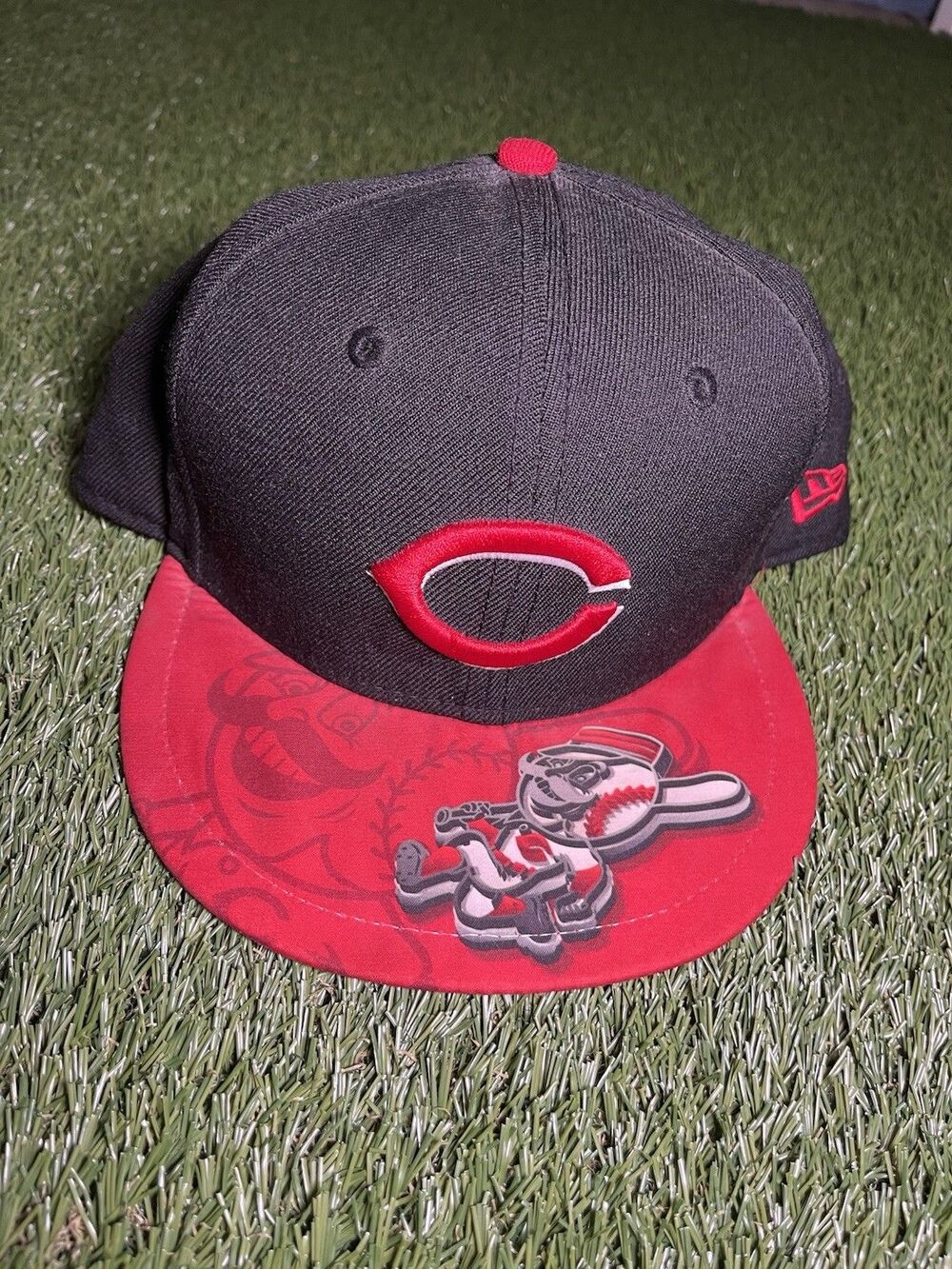 New Era Cincinnati Reds Black/Red Hat MLB Officially Licensed Size 7 3/8